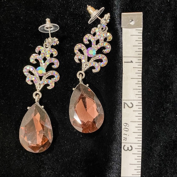 NWT Dangling Purple Earrings - Picture 2 of 2